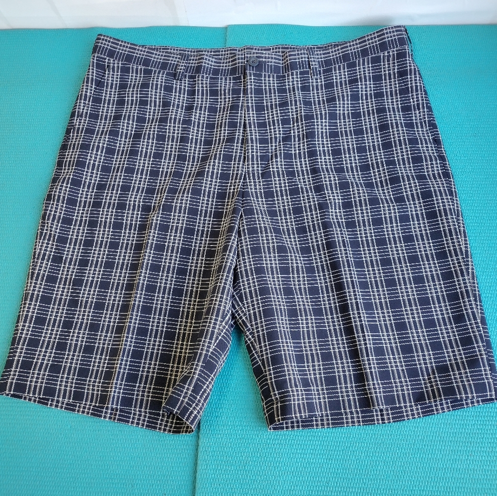 Izod Golf Mens Classic Flat Front Plaid Shorts Blue White Size 40